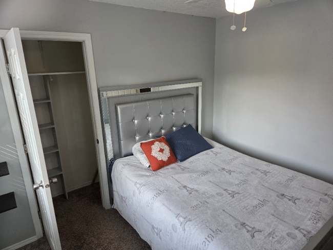 Foto del edificio - 1609 S Middle Creek Ct