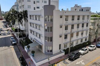 Building Photo - 3030 Collins Ave