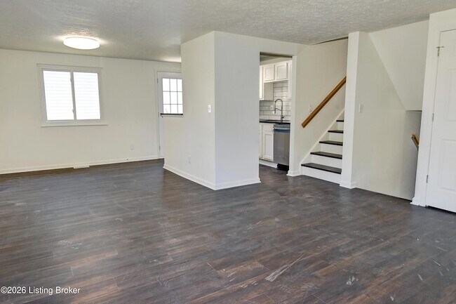 Foto del edificio - 9310 Plumwood Pl