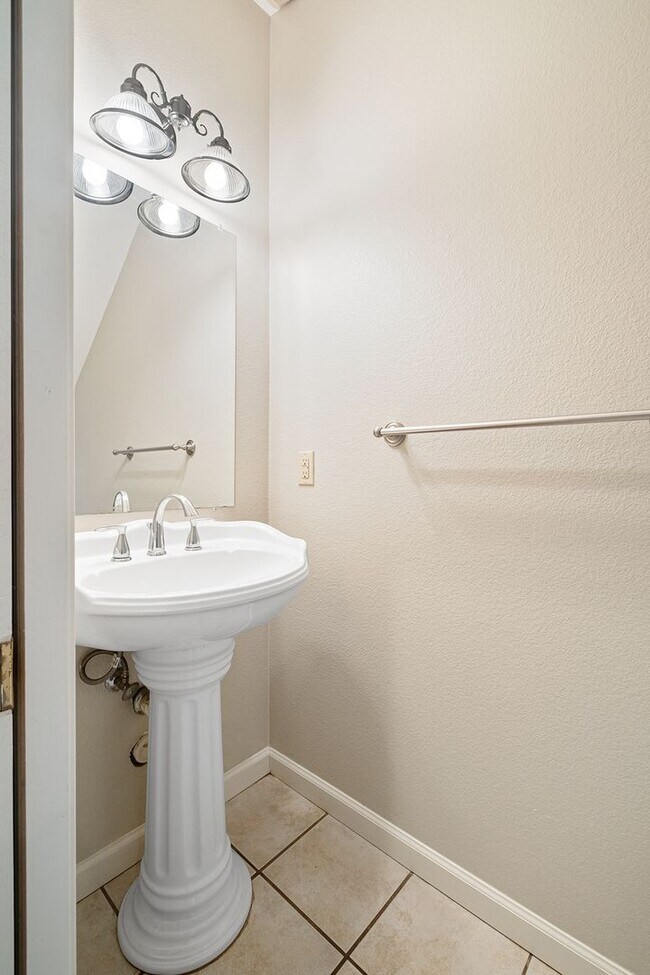 Foto del edificio - 1005 Canyon Edge Dr