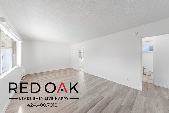 Foto del edificio - 8720 Owensmouth Ave