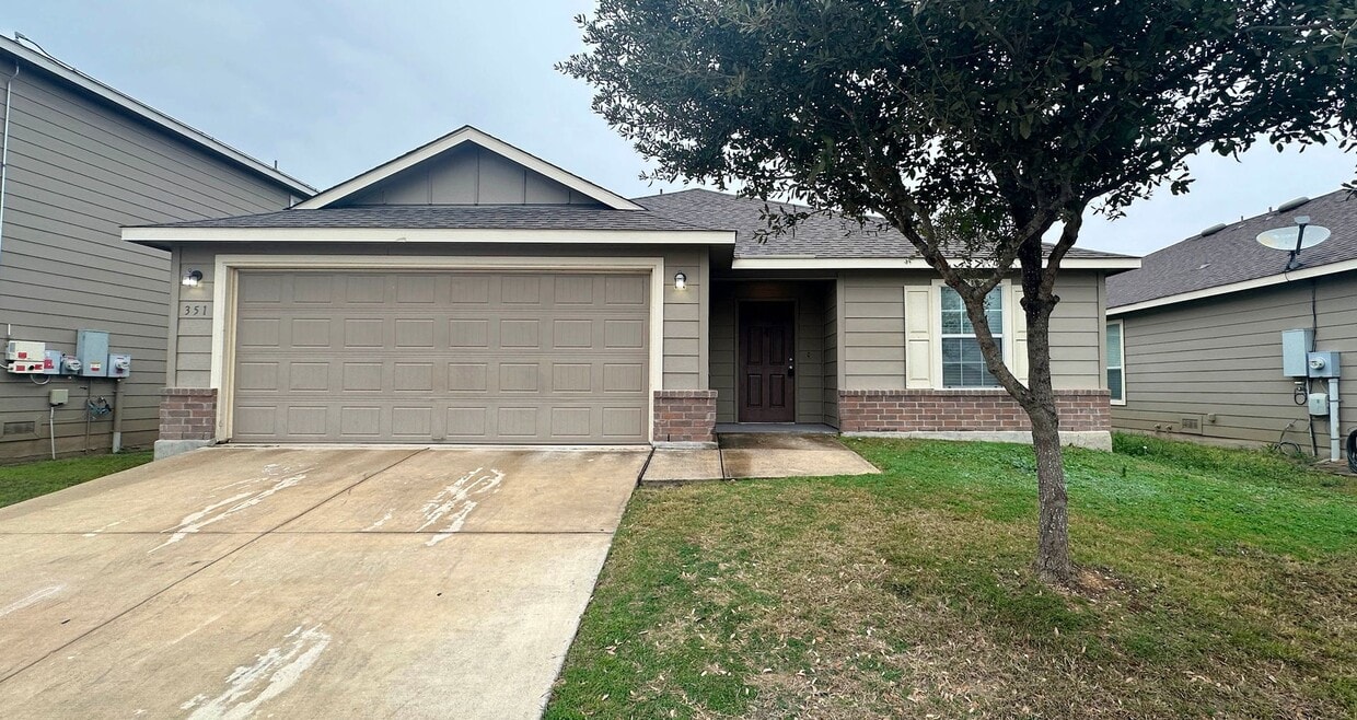 Primary Photo - Nice 3/2 Home Available for Immediate Move...