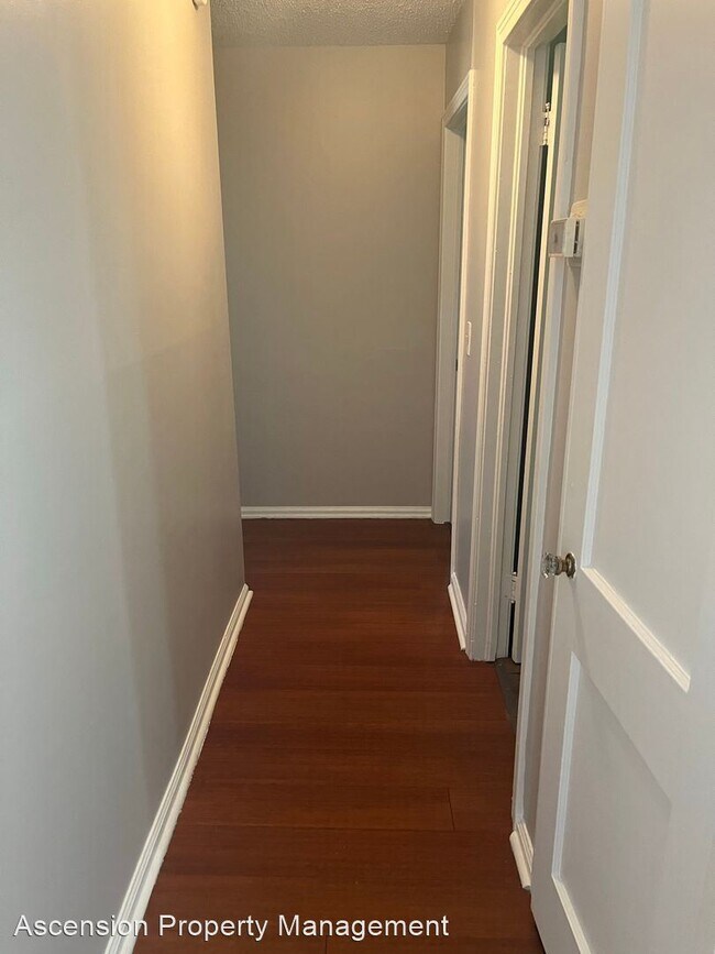 Foto del edificio - 2 br, 1 bath House - 5638 N Lewis Ave