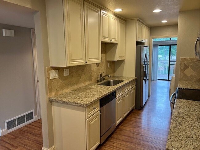 Building Photo - Rinconada Hills-2 bedroom, 2 story Townhom...