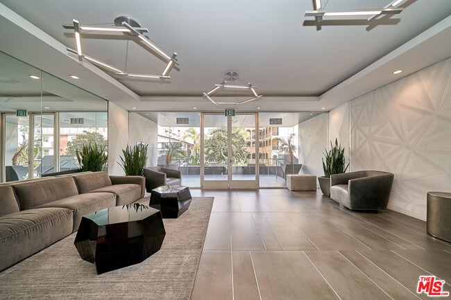 Building Photo - 425 S Willaman Dr