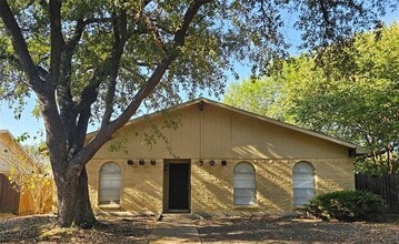Building Photo - 925 Whitehall Dr