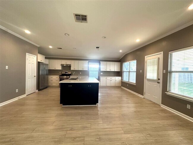 Foto del edificio - 1333 Rosie Ln