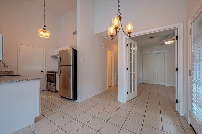 Building Photo - 11009 Crenchrus Ct