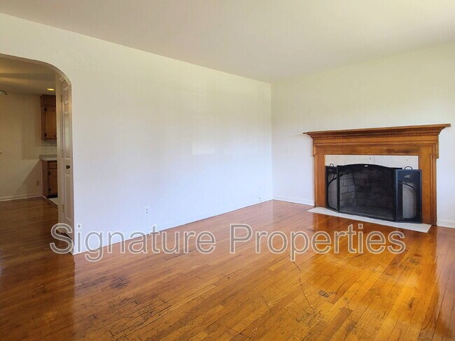 Building Photo - 204 Mt Pleasant Blvd
