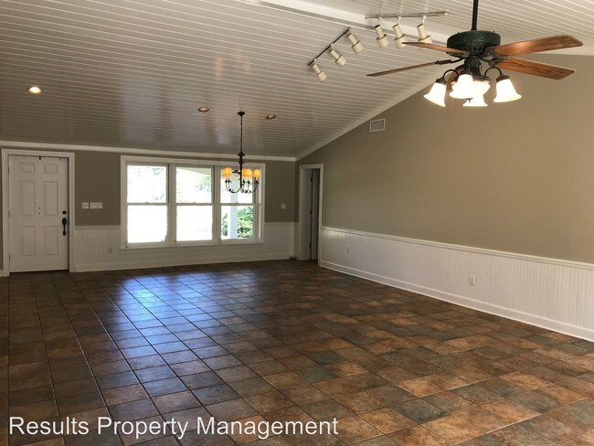 Building Photo - 4 br, 3 bath House - 4417 West Point Rd