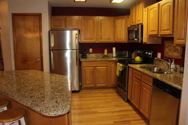 Kitchen - 1911 S Kipling St