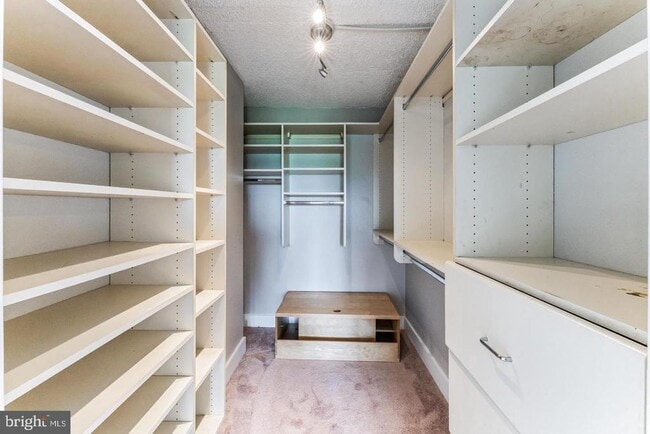 Foto del edificio - 3800 Powell Ln