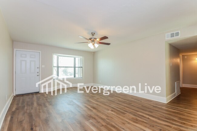 Foto del edificio - 1225 Bard Dr