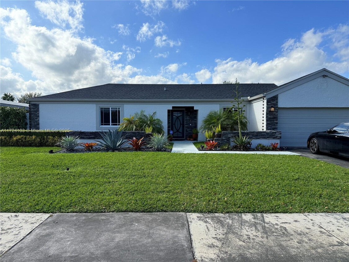 Foto principal - 15730 SW 152nd Ave