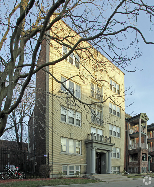 Building Photo - Art Apartments