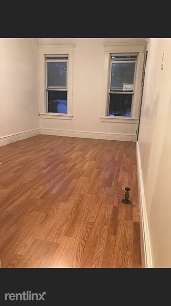Building Photo - 2 br, 1 bath Apartment - 123 Main Street 1