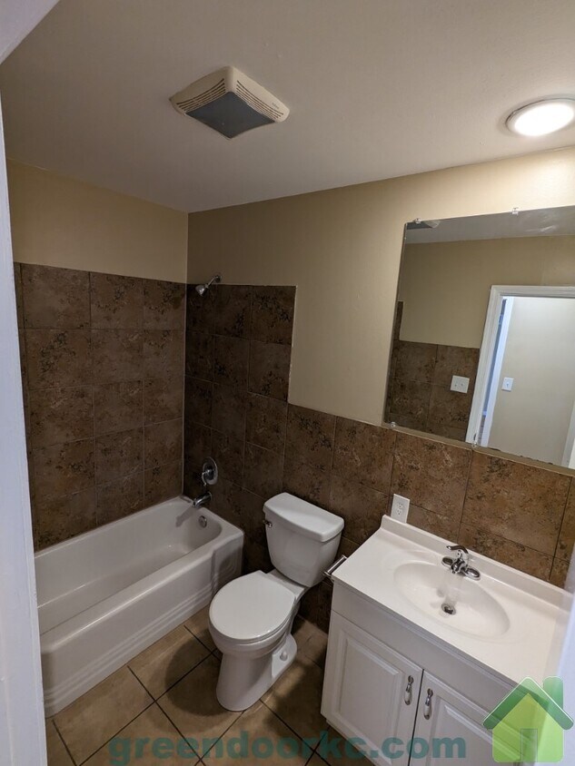 Primary Photo - 5527 W 97th St