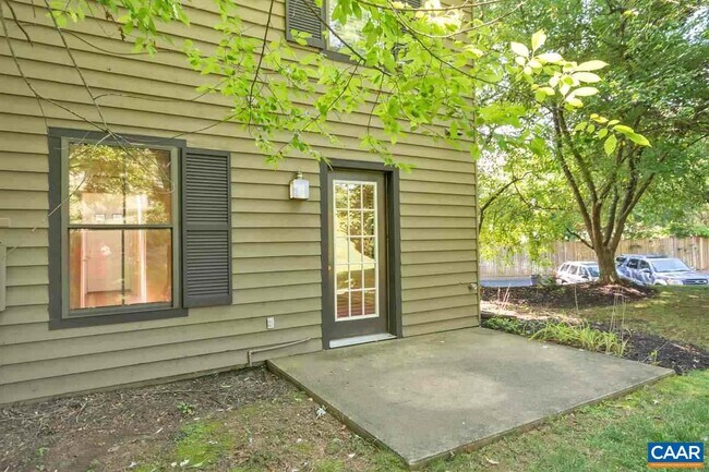 Building Photo - 718 Exton Ct