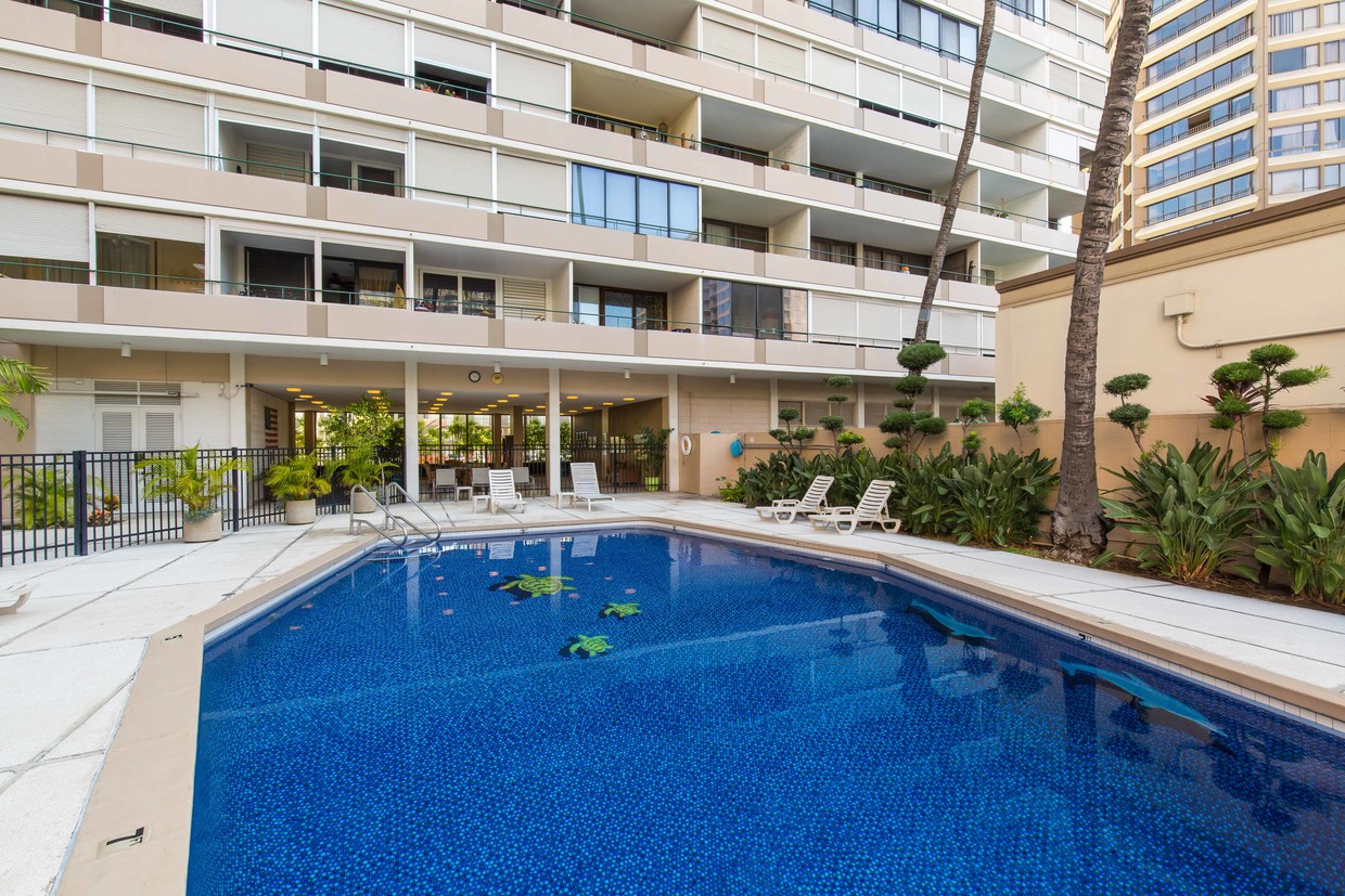 Primary Photo - 1700 Ala Moana Blvd