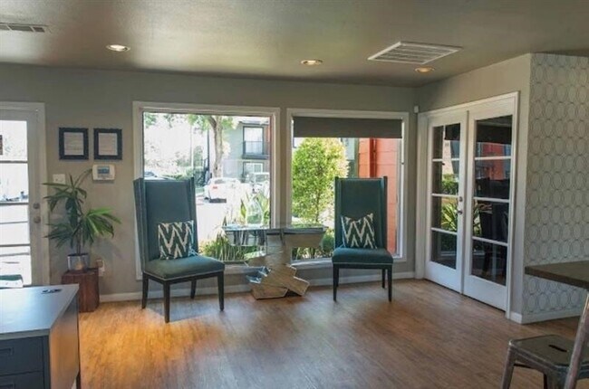 Foto del edificio - 2401 Westridge St