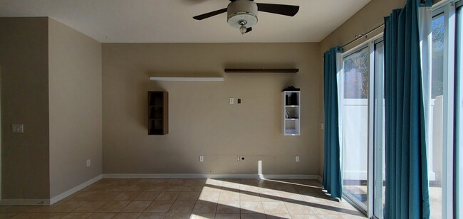 Foto del edificio - Gorgeous 3-Bedroom, 2.5-Bathroom Home in R...