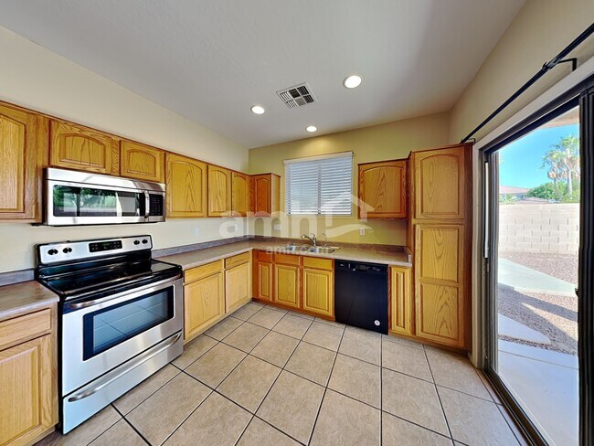 Building Photo - 12928 W Glenrosa Drive