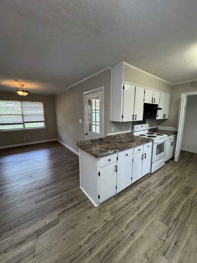 Foto del edificio - 6332 Winwood Dr