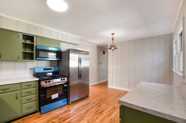 Foto del edificio - 405 Westwood Dr