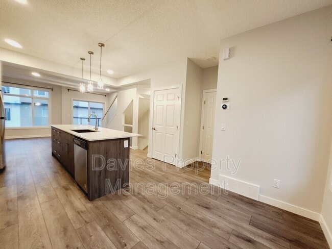 Building Photo - 804 Welsh Dr SW