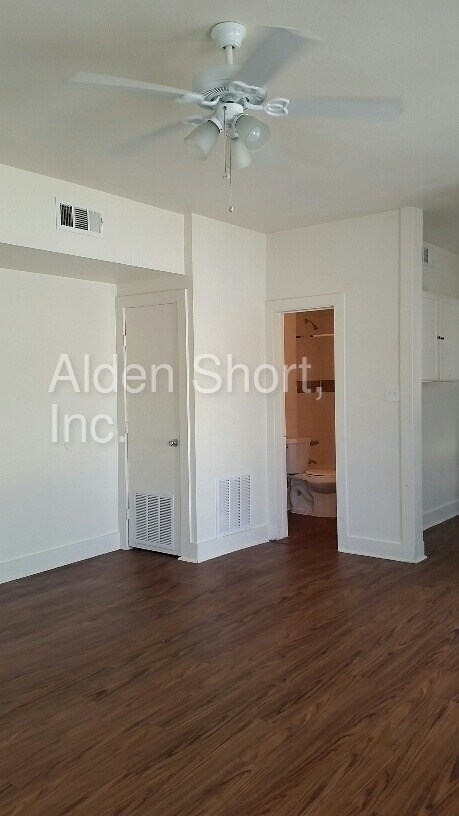 Building Photo - 925 S Tyler St