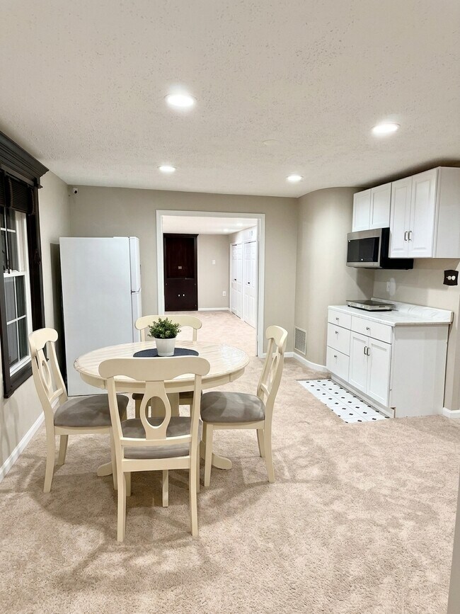 Foto del edificio - 3729 Hetten Ln