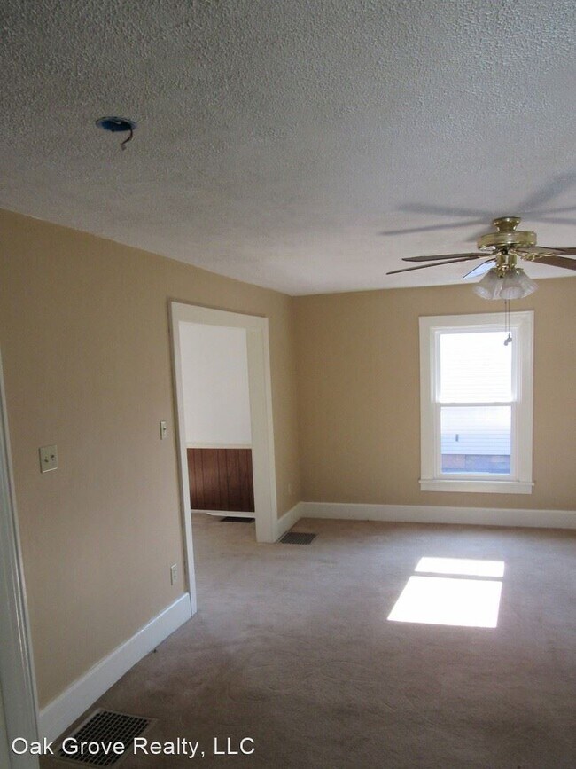 Foto del edificio - 3 br, 1 bath House - 1387 Church St