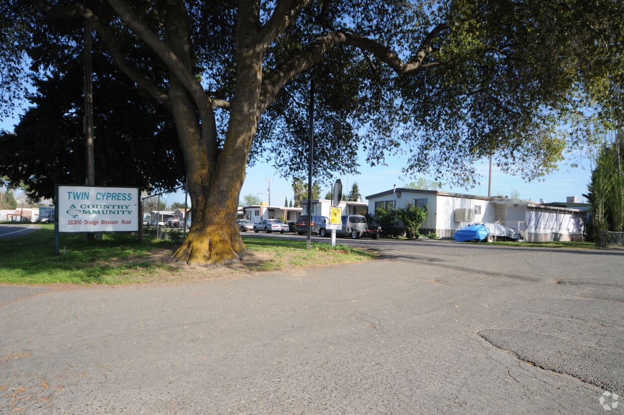 Foto principal - Twin Cypress Mobile Home Park