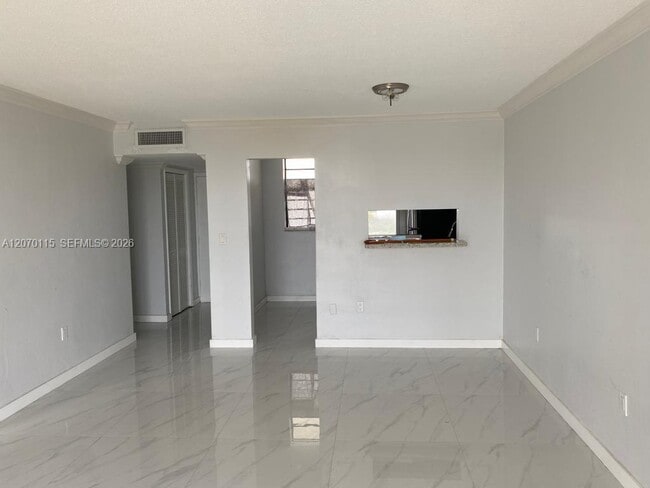 Building Photo - 2859 Leonard Dr