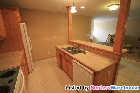 Building Photo - 5678 Sherman Oaks Rd