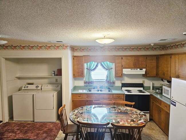 Building Photo - 1 Bedroom, 1 bath House