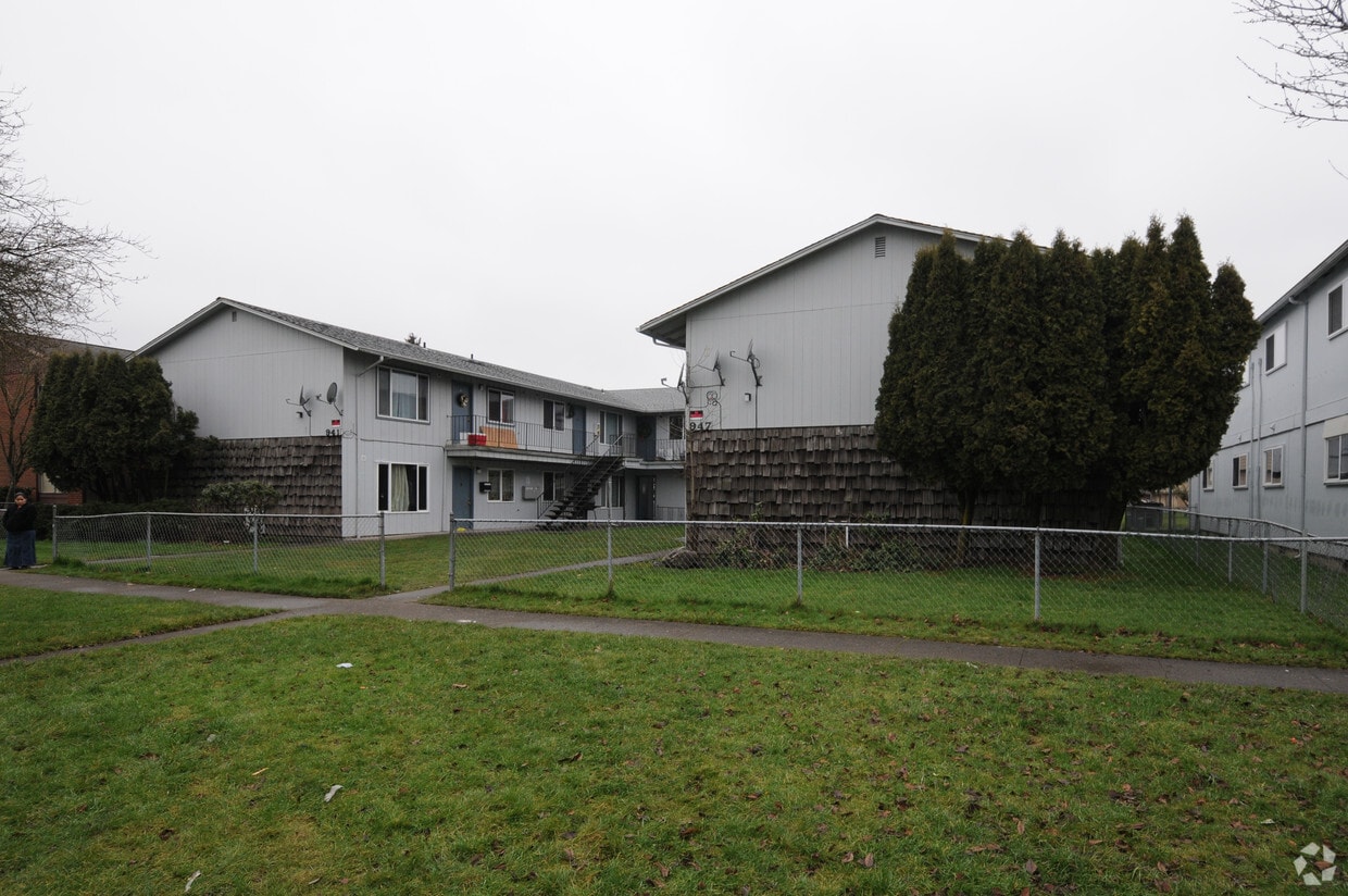 Building Photo - 953 8th Ave