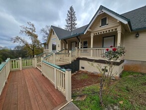 Building Photo - 12850 Wolf Rd