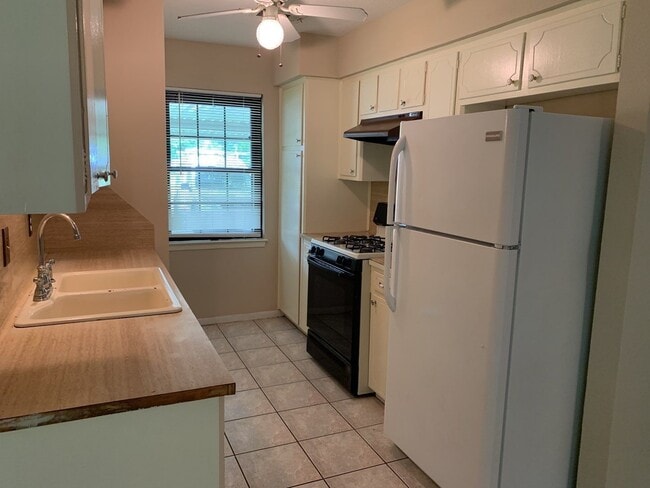 Building Photo - 618 Overbluff St