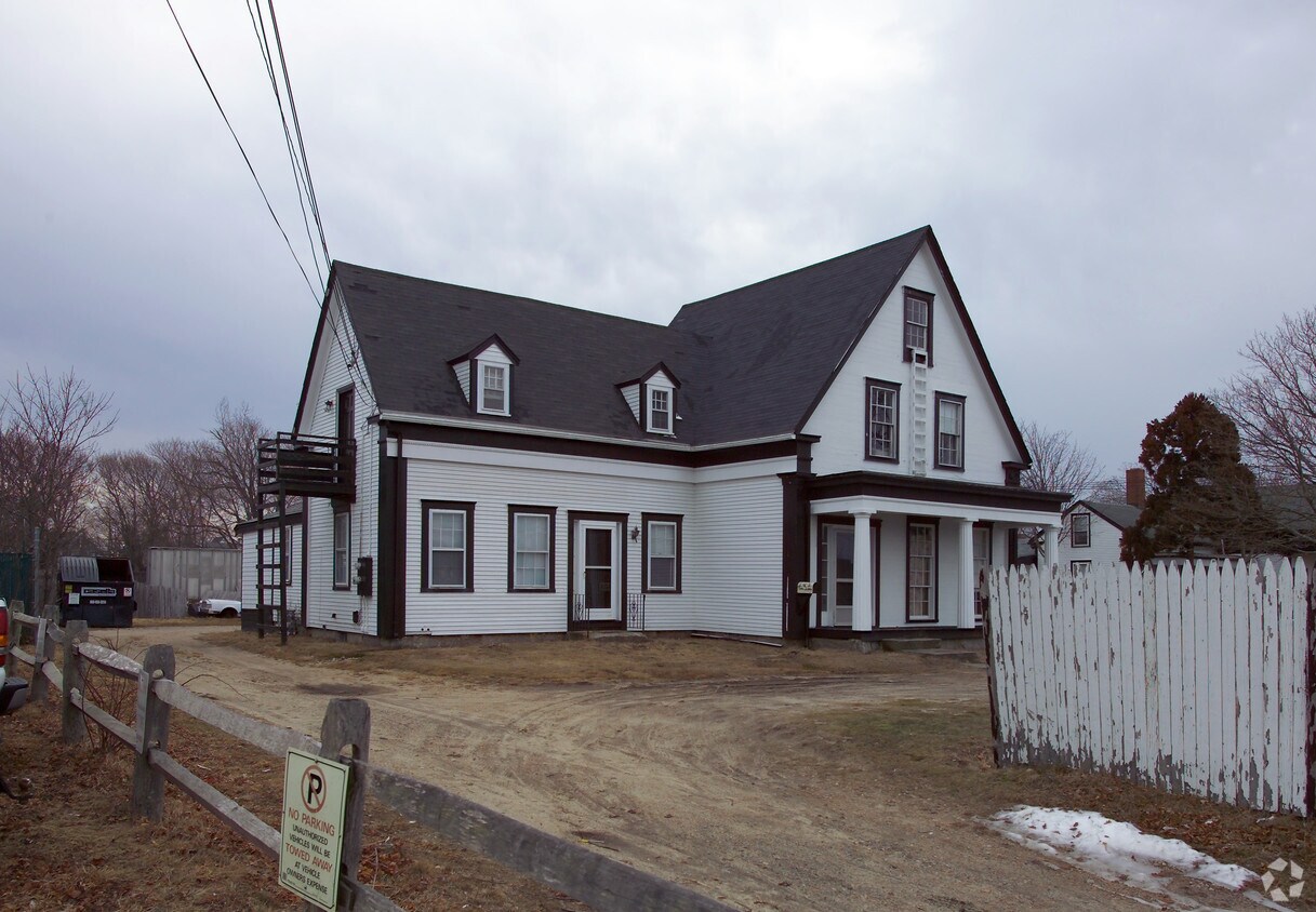 Foto principal - 44-66 Pleasant St