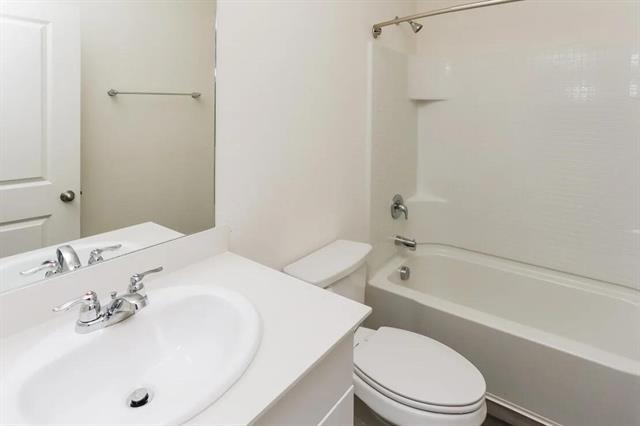 Building Photo - 13305 Pine Dunes Dr