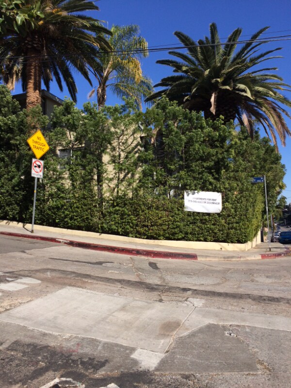 Foto del edificio - 1900 Grace Ave