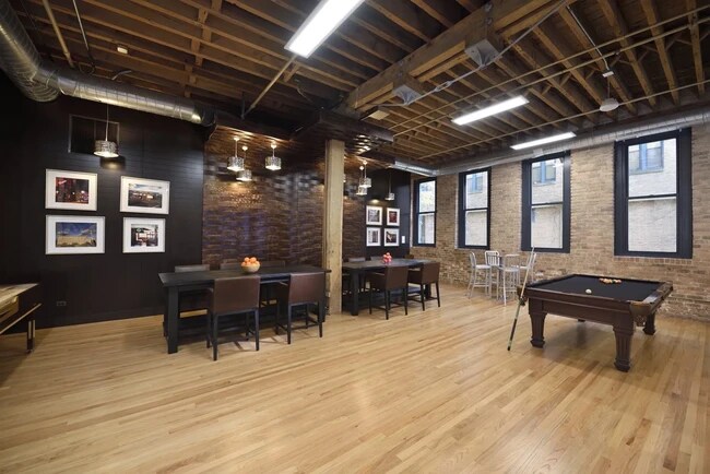 Foto del edificio - 226 W Schiller St