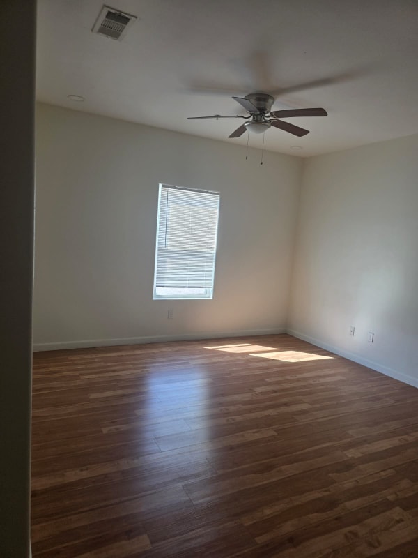 Building Photo - 2111 E University Dr