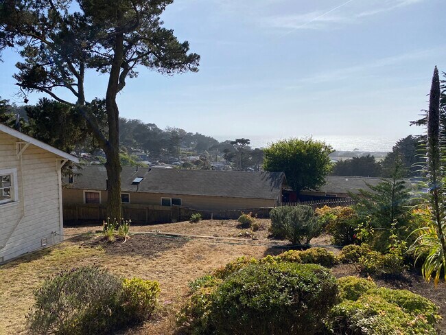 Foto del edificio - 543 Paloma Ave