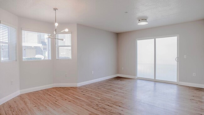 Building Photo - 117 E Calbourne Ln