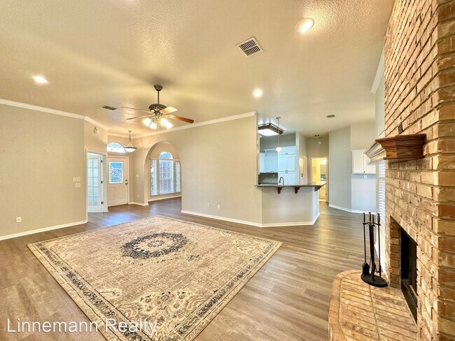 Building Photo - 3 br, 2 bath House - 331 Canoe Drive
