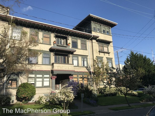 Foto del edificio - 302 Malden Ave E