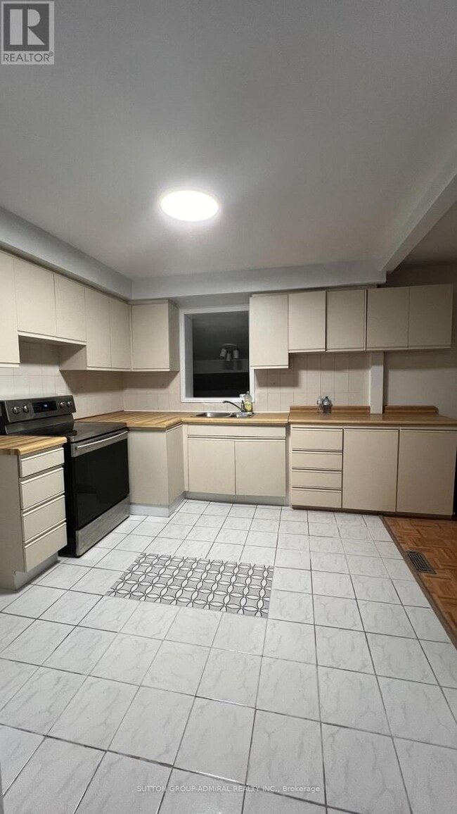 Building Photo - 35 Verwood Ave