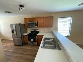 Building Photo - 8714 Sunset Pond Dr